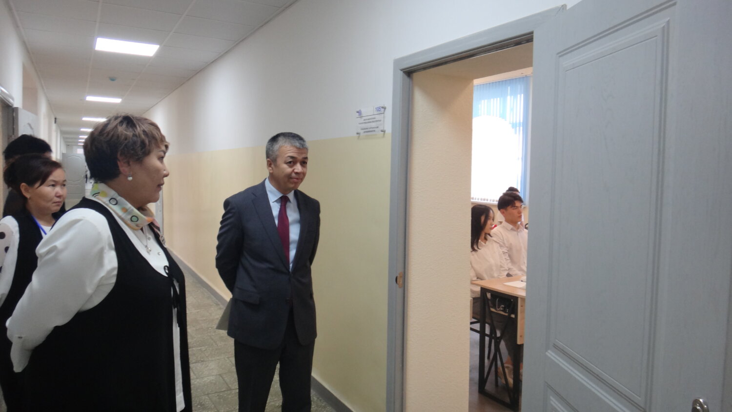 МИНИСТРДИН ОРУН БАСАРЫ АӨБнын ДИРЕКТОРЛОР КЕҢЕШИНИН МҮЧӨЛӨРҮ МЕНЕН ЖОЛУГУШТУ