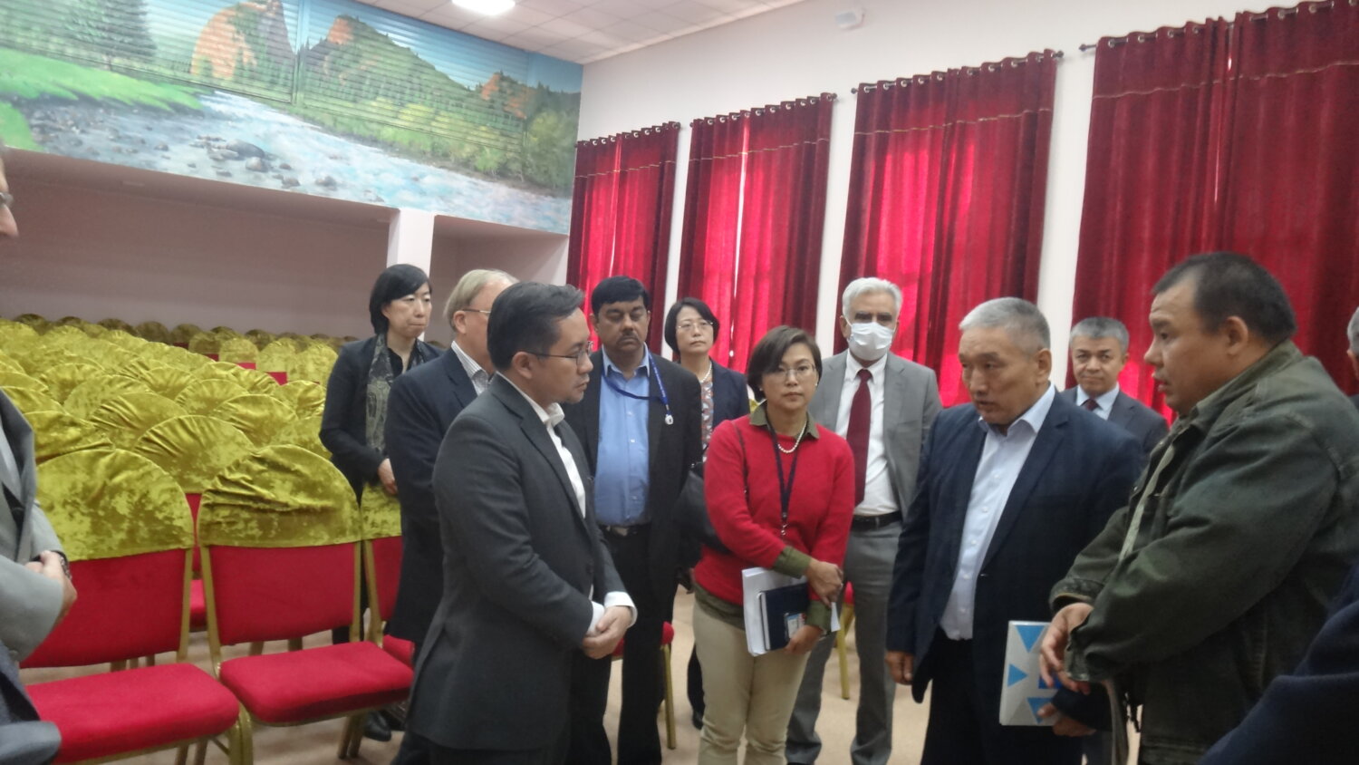 МИНИСТРДИН ОРУН БАСАРЫ АӨБнын ДИРЕКТОРЛОР КЕҢЕШИНИН МҮЧӨЛӨРҮ МЕНЕН ЖОЛУГУШТУ