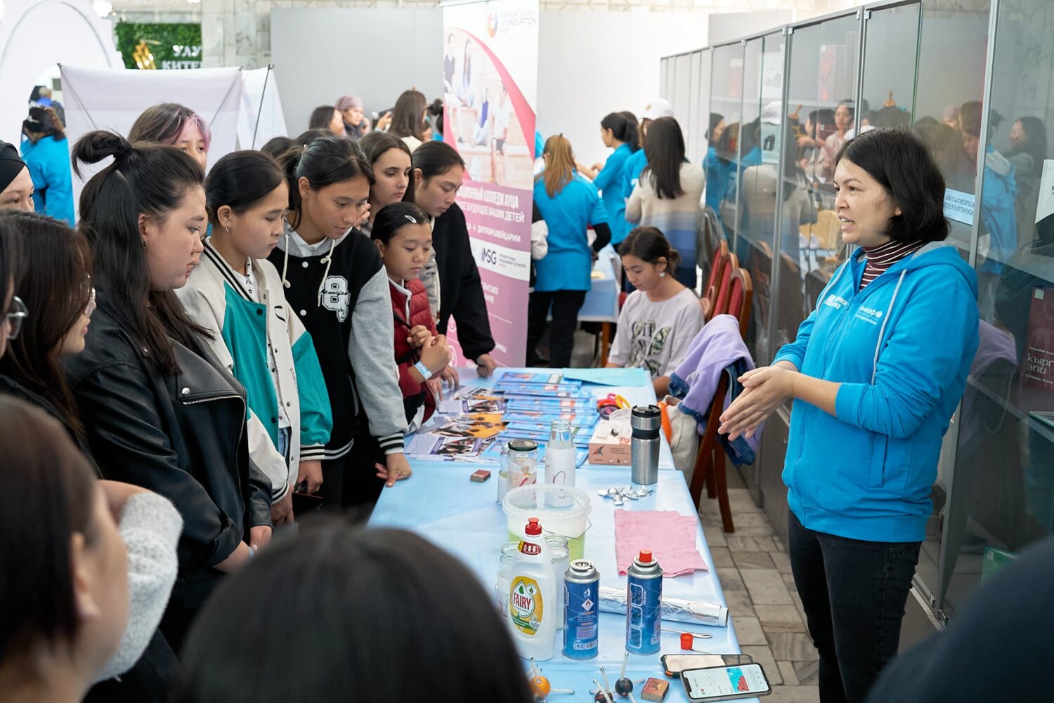 В КЫРГЫЗСТАНЕ 30 ТЫСЯЧ ДЕВОЧЕК ПОЛУЧИЛИ ЗНАНИЯ И ПОПРОБОВАЛИ СВОИ СИЛЫ В STEM СФЕРЕ