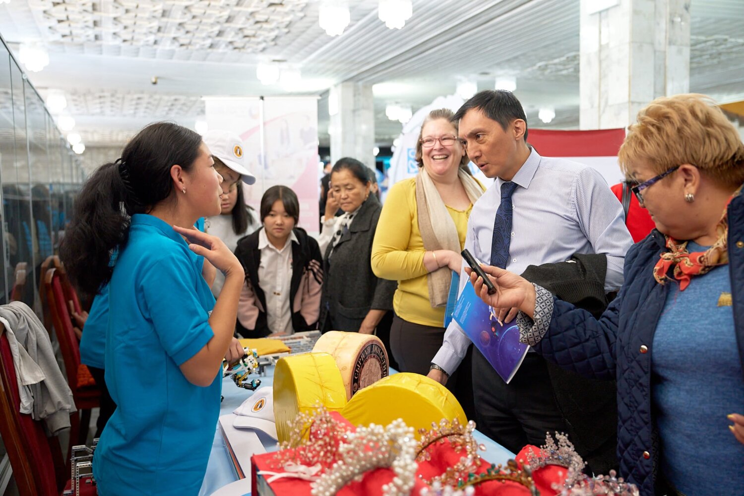 В КЫРГЫЗСТАНЕ 30 ТЫСЯЧ ДЕВОЧЕК ПОЛУЧИЛИ ЗНАНИЯ И ПОПРОБОВАЛИ СВОИ СИЛЫ В STEM СФЕРЕ