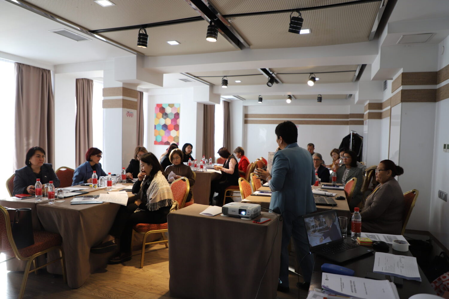 ПРОЕКТ USAID «ОКУУ КЕРЕМЕТ!» ОБУЧИТ АДМИНИСТРАЦИИ 1686 ШКОЛ МЕТОДИЧЕСКОЙ ПОДДЕРЖКЕ УЧИТЕЛЕЙ НАЧАЛЬНЫХ КЛАССОВ