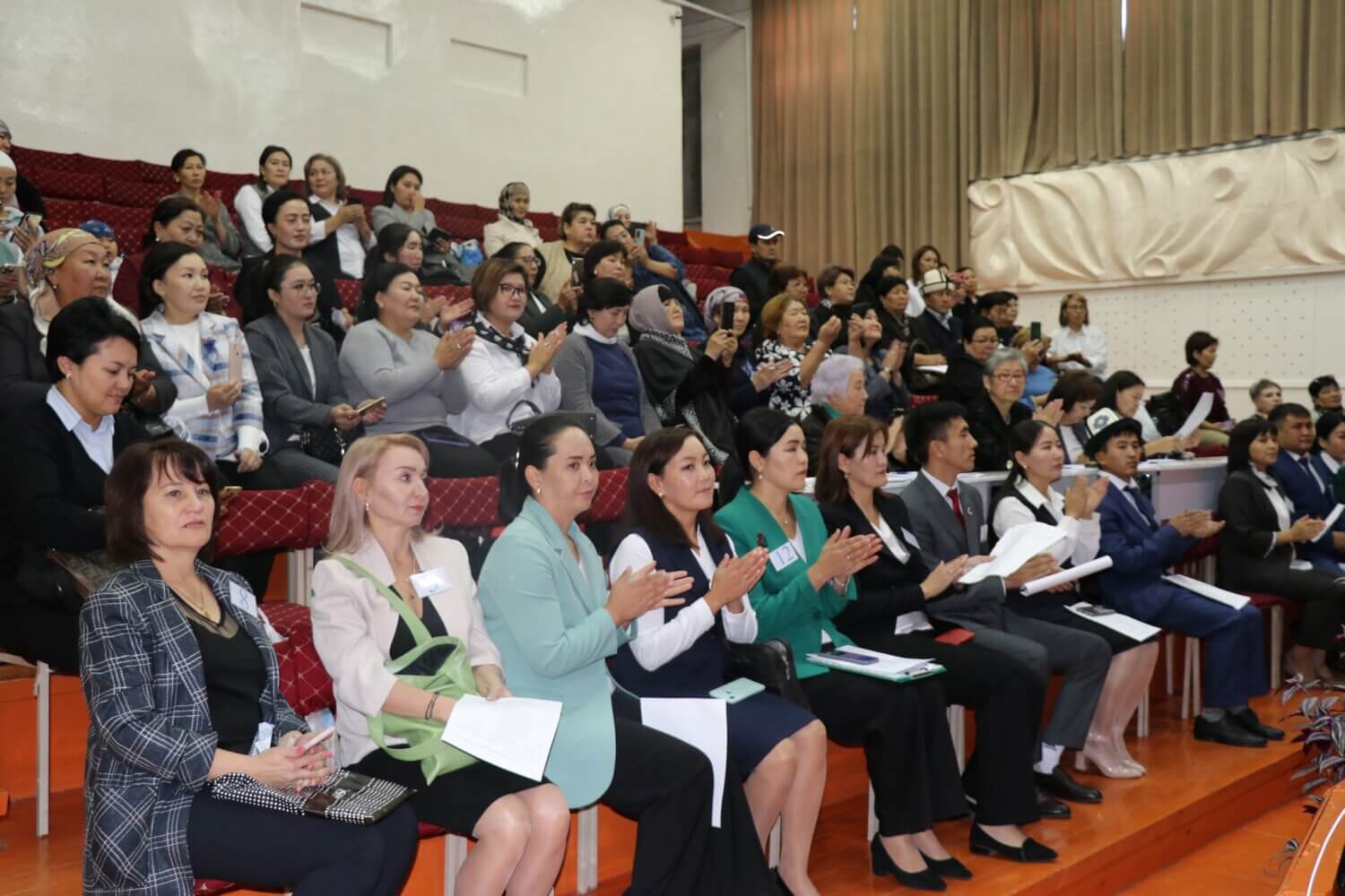 “ЖЫЛДЫН МЫКТЫ МУГАЛИМИ” ЖАНА “ЖЫЛДЫН МЫКТЫ ТАРБИЯЧЫСЫ” СЫНАГЫНЫН IV ЭТАБЫ