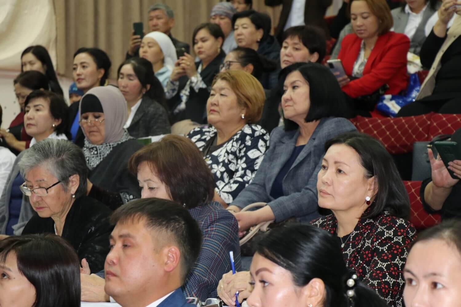 “ЖЫЛДЫН МЫКТЫ МУГАЛИМИ” ЖАНА “ЖЫЛДЫН МЫКТЫ ТАРБИЯЧЫСЫ” СЫНАГЫНЫН IV ЭТАБЫ