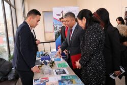 БИЛИМ БЕРҮҮ ЖАНА ИЛИМ МИНИСТРЛИГИ ИЛИМДИН МЫКТЫЛАРЫН СЫЙЛАДЫ