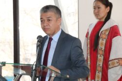 БИЛИМ БЕРҮҮ ЖАНА ИЛИМ МИНИСТРЛИГИ ИЛИМДИН МЫКТЫЛАРЫН СЫЙЛАДЫ