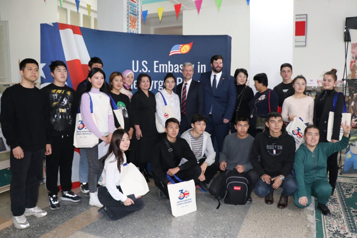 КЫРГЫЗСТАНДА 14-НОЯБРДАН 18-НОЯБРГА ЧЕЙИН ЭЛ АРАЛЫК БИЛИМ БЕРҮҮ ЖУМАЛЫГЫ ӨТКӨРҮЛӨТ