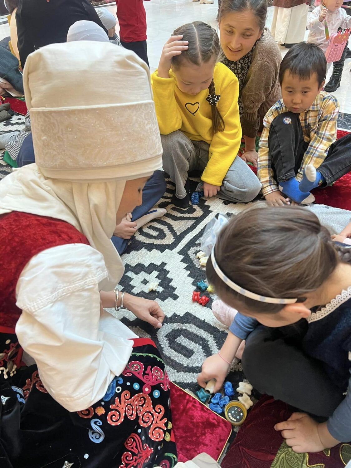 БЕШКЕ ЧЕЙИН ҮЛГҮР