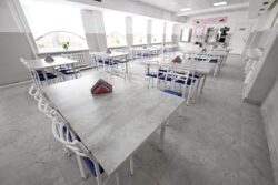 ПРЕЗИДЕНТ САДЫР ЖАПАРОВ БИШКЕК ШААРЫНДАГЫ “ТУНГУЧ” КИЧИРАЙОНУНДА ЖАҢЫ МЕКТЕПТИ АЧТЫ