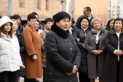 ПРЕЗИДЕНТ САДЫР ЖАПАРОВ БИШКЕК ШААРЫНДАГЫ “ТУНГУЧ” КИЧИРАЙОНУНДА ЖАҢЫ МЕКТЕПТИ АЧТЫ