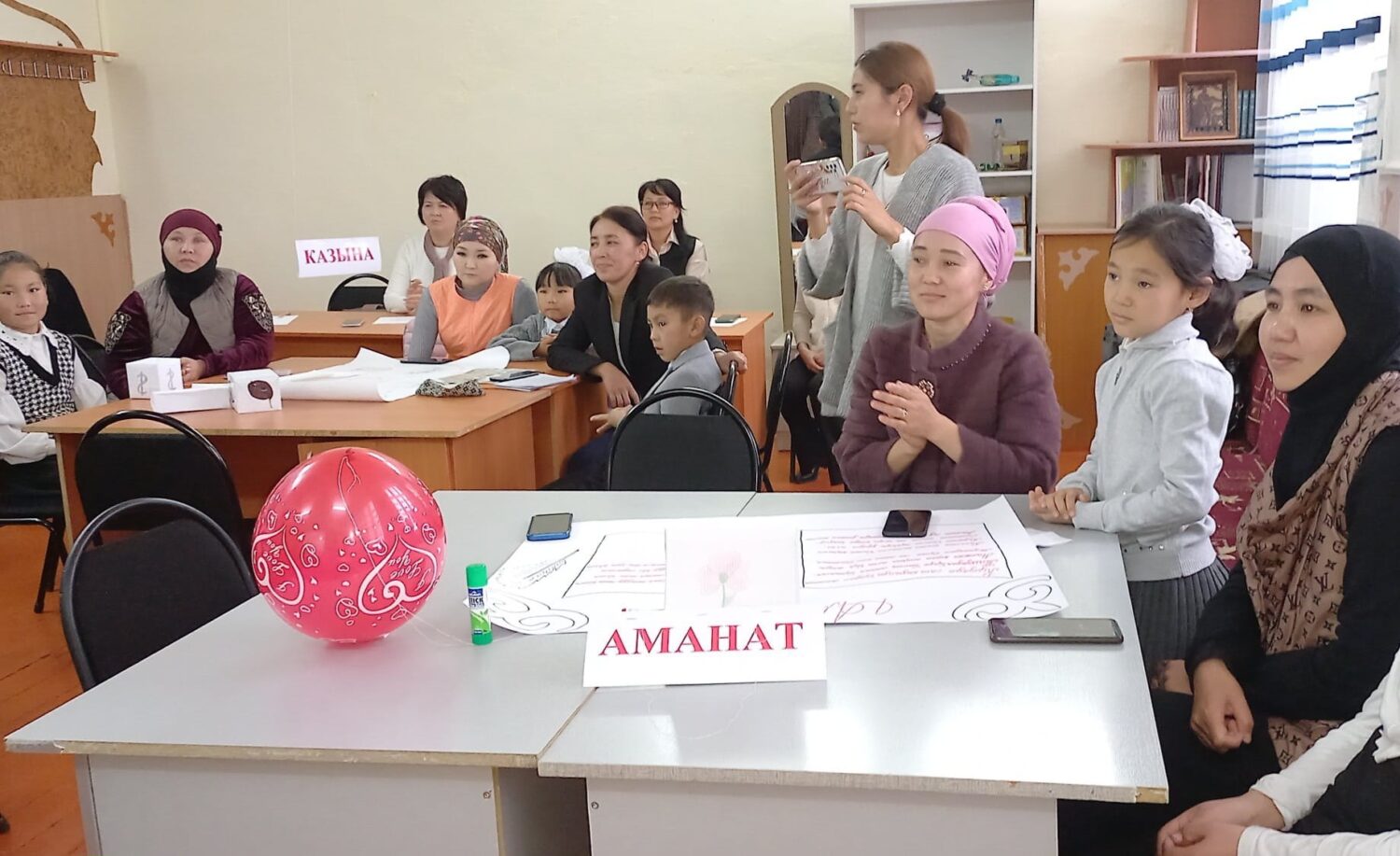 МЕКТЕПТЕРДЕ ОКУУЧУЛАР МЕНЕН АЛАРДЫН АТА-ЭНЕЛЕРИНЕ «ФИН-ЧИЛИСТЕН » СЫНАГЫ ӨТКӨРҮЛҮҮДӨ