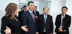 ПРЕЗИДЕНТ САДЫР ЖАПАРОВ БИШКЕК ШААРЫНДАГЫ “ТУНГУЧ” КИЧИРАЙОНУНДА ЖАҢЫ МЕКТЕПТИ АЧТЫ