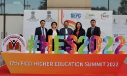 УКРЕПЛЯЕТСЯ СОТРУДНИЧЕСТВО С ЗАРУБЕЖНЫМИ ВУЗАМИ