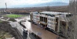 ПРЕЗИДЕНТ САДЫР ЖАПАРОВ БИШКЕК ШААРЫНДАГЫ “ТУНГУЧ” КИЧИРАЙОНУНДА ЖАҢЫ МЕКТЕПТИ АЧТЫ