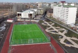 ПРЕЗИДЕНТ САДЫР ЖАПАРОВ БИШКЕК ШААРЫНДАГЫ “ТУНГУЧ” КИЧИРАЙОНУНДА ЖАҢЫ МЕКТЕПТИ АЧТЫ