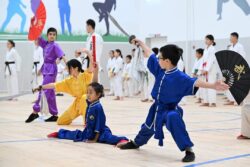 ПРЕЗИДЕНТ САДЫР ЖАПАРОВ БИШКЕК ШААРЫНДАГЫ “ТУНГУЧ” КИЧИРАЙОНУНДА ЖАҢЫ МЕКТЕПТИ АЧТЫ