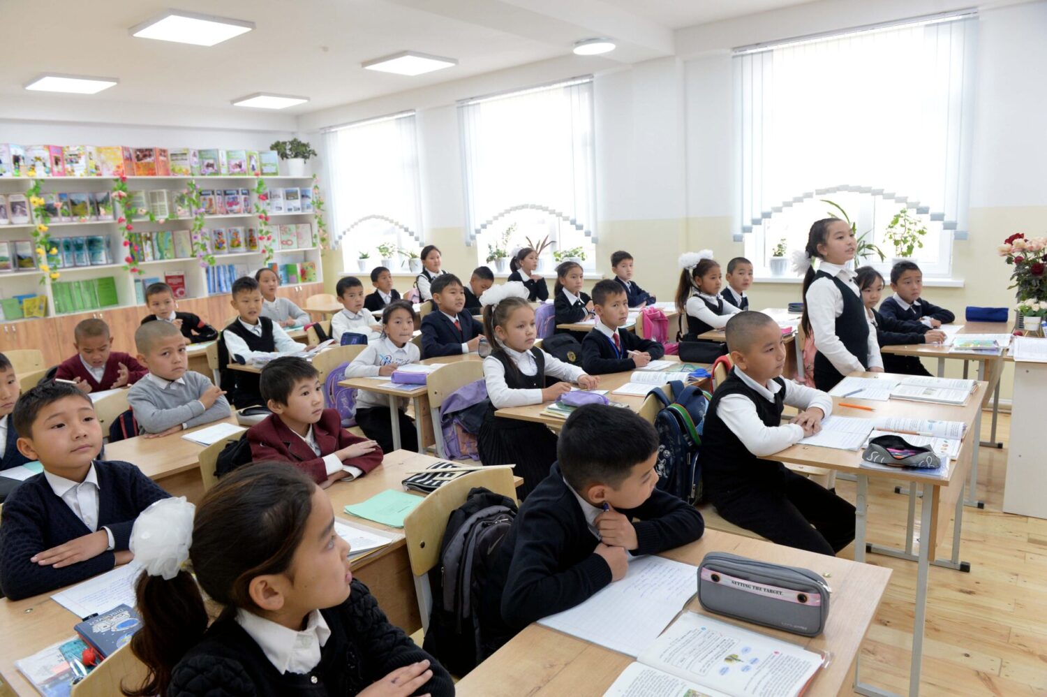 АК-ОРДО ЖАҢЫ КОНУШУНДАГЫ №102 МЕКТЕП АЧЫЛДЫ