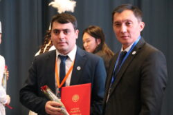 “МЫКТЫ ЛИЦЕЙ” СЫНАГЫНЫН ЖЕҢҮҮЧҮЛӨРҮ СЫЙЛАНДЫ