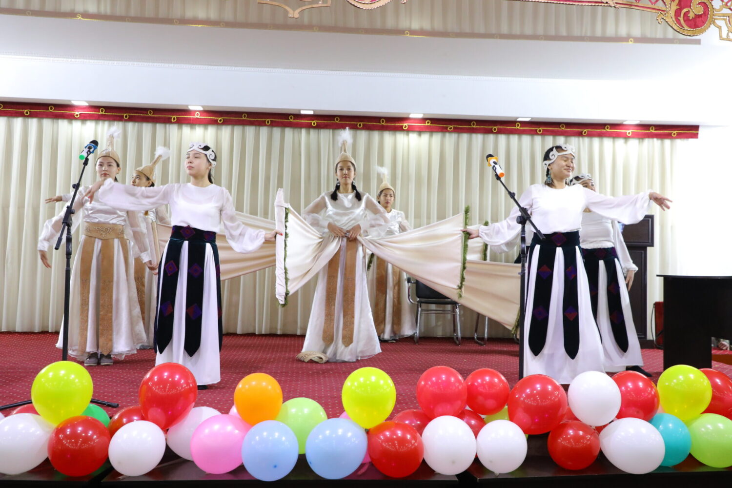 ЭАУДА УЛУТТУК АДАБИЯТ КҮНҮ БЕЛГИЛЕНДИ