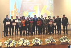 ЭКИ ЭЛДИН ОРТОСУНДАГЫ ДАНАКЕР