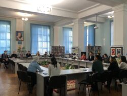 КЫРГЫЗ ТИЛИН ӨНҮКТҮРҮҮГӨ АРНАЛГАН ЖАШТАР КЕҢЕШМЕСИ ӨТТҮ