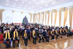 ОШМУНУН СТУДЕНТТЕРИ 1200 АКШ ДОЛЛАР ӨЛЧӨМҮНДӨ СТИПЕНДИЯ АЛДЫ