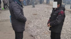 ЖАЛАЛ-АБАДДА 21 ОКУУЧУ МЕКТЕПКЕ БАРБАЙ ИШТЕП ЖҮРГӨНДҮГҮ АНЫКТАЛДЫ