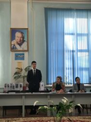 КЫРГЫЗ ТИЛИН ӨНҮКТҮРҮҮГӨ АРНАЛГАН ЖАШТАР КЕҢЕШМЕСИ ӨТТҮ