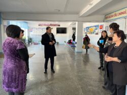 МИНИСТР УЛАНБЕК МАМБЕТАКУНОВ ПОСЕТИЛ ШКОЛУ ЫСЫК-АТИНСКОГО РАЙОНА