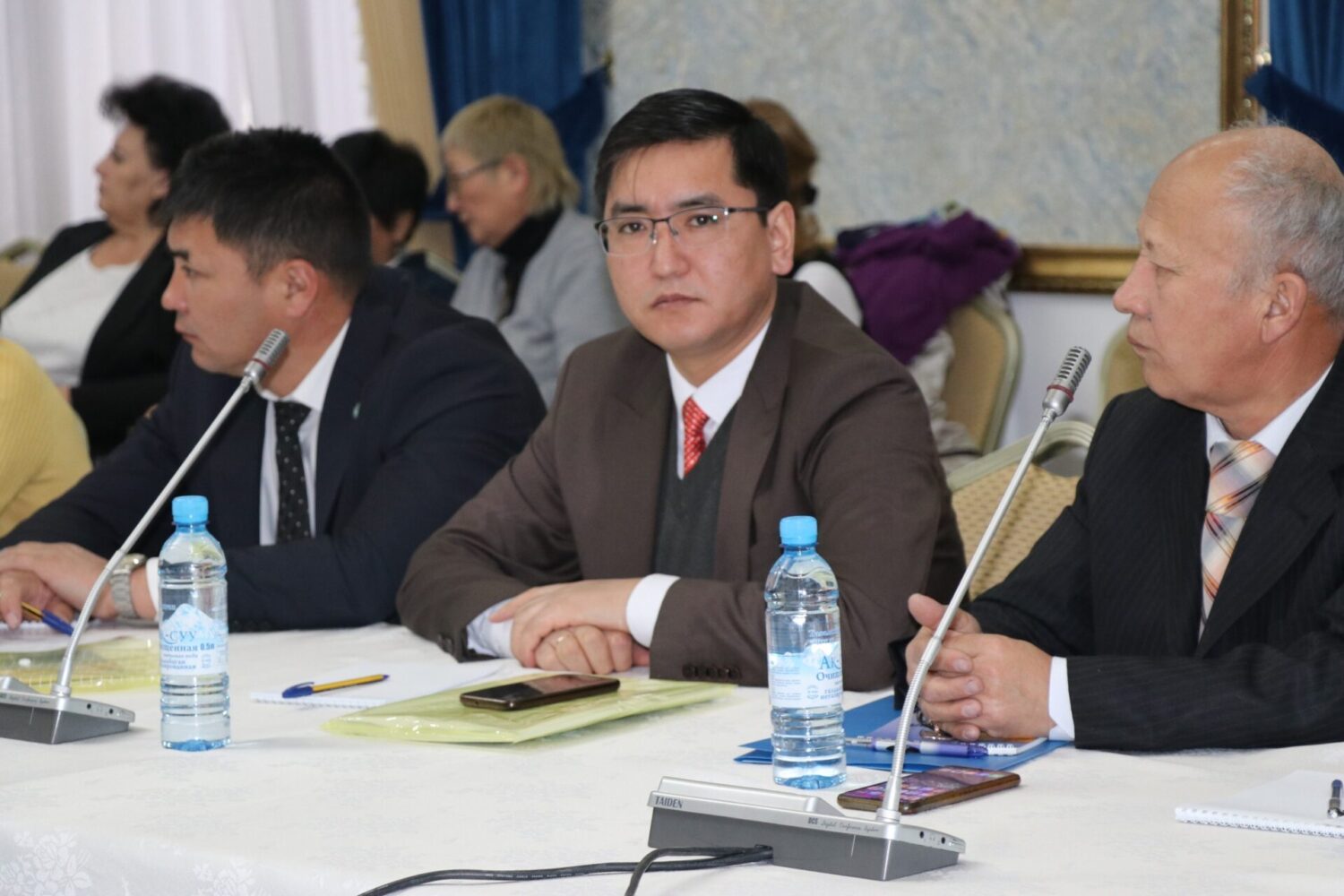 КМШ АДИСТЕРИ БИЛИМ БЕРҮҮНҮ МОДЕРНИЗАЦИЯЛООНУ ТАЛКУУЛООДО