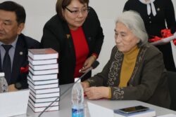 “КЫРГЫЗ ЖАЗУУЧУЛАРЫ ЖАНА ЧЫҢГЫЗ АЙТМАТОВ”