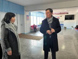 МИНИСТР УЛАНБЕК МАМБЕТАКУНОВ ПОСЕТИЛ ШКОЛУ ЫСЫК-АТИНСКОГО РАЙОНА