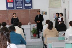 УЛАНБЕК МАМБЕТАКУНОВ ПОСЕТИЛ ШКОЛУ-КОМПЛЕКС «БИЛИМ-ОРДО»