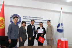 МИНИСТР УЛАНБЕК МАМБЕТАКУНОВ ЖАШТАР МЕНЕН ЖОЛУГУШТУ