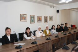 МИНИСТР УЛАНБЕК МАМБЕТАКУНОВ ЖАШТАР МЕНЕН ЖОЛУГУШТУ