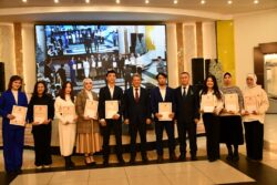 КЫРГЫЗ-ӨЗБЕК ЭЛ АРАЛЫК УНИВЕРСИТЕТИНДЕ ЖЫЛ МЫКТЫЛАРЫ СЫЙЛАНДЫ, ЖЫЛ МЫКТЫЛАРЫНА БИР АЙЛЫК МАЯНА КОТОРУЛАТ