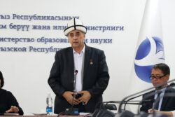 ПЕДАГОГДОР ТАРБИЯ ЖАНА ЗОМБУЛУКТУН АЛДЫН АЛУУ МАСЕЛЕЛЕРИН ТАЛКУУЛАШТЫ