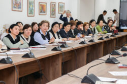 ПЕДАГОГДОР ТАРБИЯ ЖАНА ЗОМБУЛУКТУН АЛДЫН АЛУУ МАСЕЛЕЛЕРИН ТАЛКУУЛАШТЫ