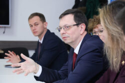 ИЛИМИЙ ИЗИЛДӨӨ ДОЛБООРЛОРУН ИШКЕ АШЫРУУ ТАЛКУУЛАНДЫ