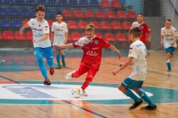 ПИТЕРДЕГИ МЕКЕНДЕШТЕР МЭЭРИМГЕ МУКТАЖ БАЛДАРГА КОЛ СУНДУ