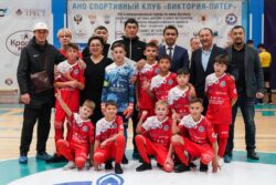 ПИТЕРДЕГИ МЕКЕНДЕШТЕР МЭЭРИМГЕ МУКТАЖ БАЛДАРГА КОЛ СУНДУ