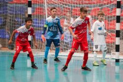 ПИТЕРДЕГИ МЕКЕНДЕШТЕР МЭЭРИМГЕ МУКТАЖ БАЛДАРГА КОЛ СУНДУ