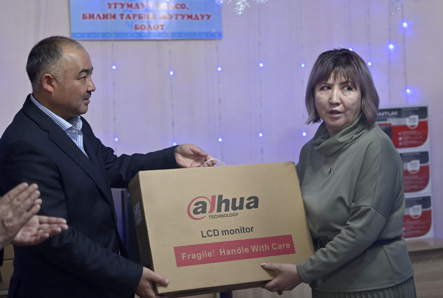 НУРЛАНБЕК ШАКИЕВ: «БИРГЕЛИКТЕ БИЛИМГЕ УМТУЛГАНДА ГАНА ИЙГИЛИККЕ ЖЕТИШЕ АЛАБЫЗ»