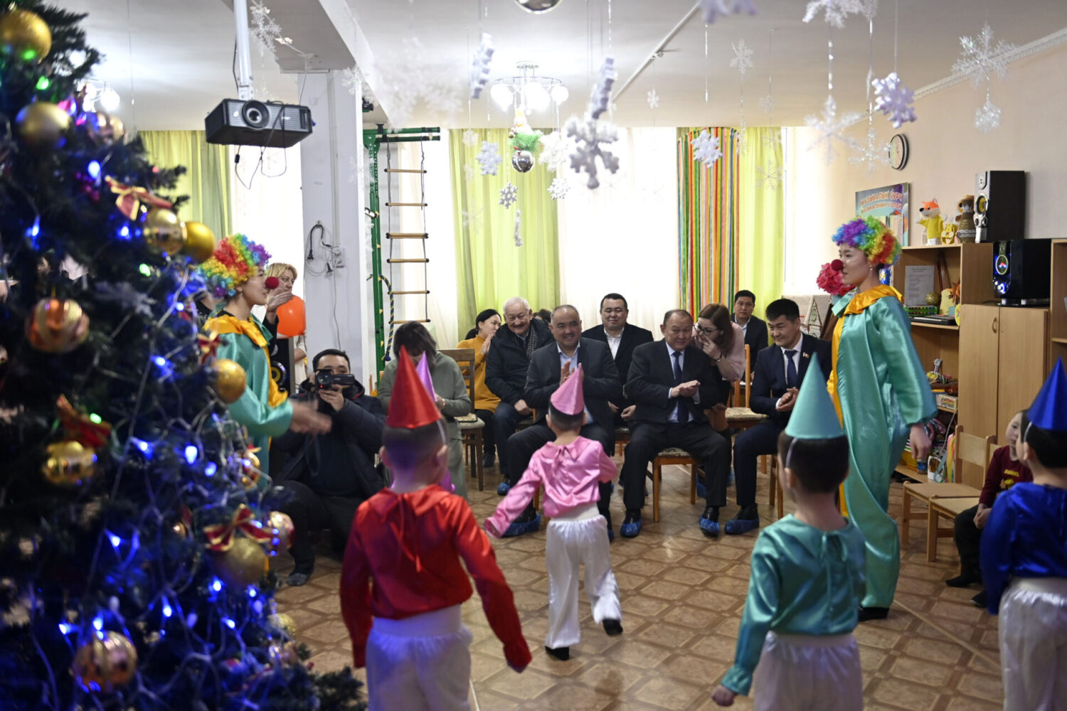 НУРЛАНБЕК ШАКИЕВ: «БИРГЕЛИКТЕ БИЛИМГЕ УМТУЛГАНДА ГАНА ИЙГИЛИККЕ ЖЕТИШЕ АЛАБЫЗ»