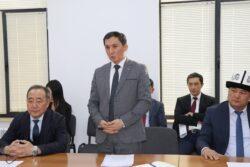 ЭКИ МЕКТЕПТИН ЖАНА ҮЧ БАЛА БАКЧАНЫН ШАРТТАРЫ ЖАКШЫРТЫЛАТ