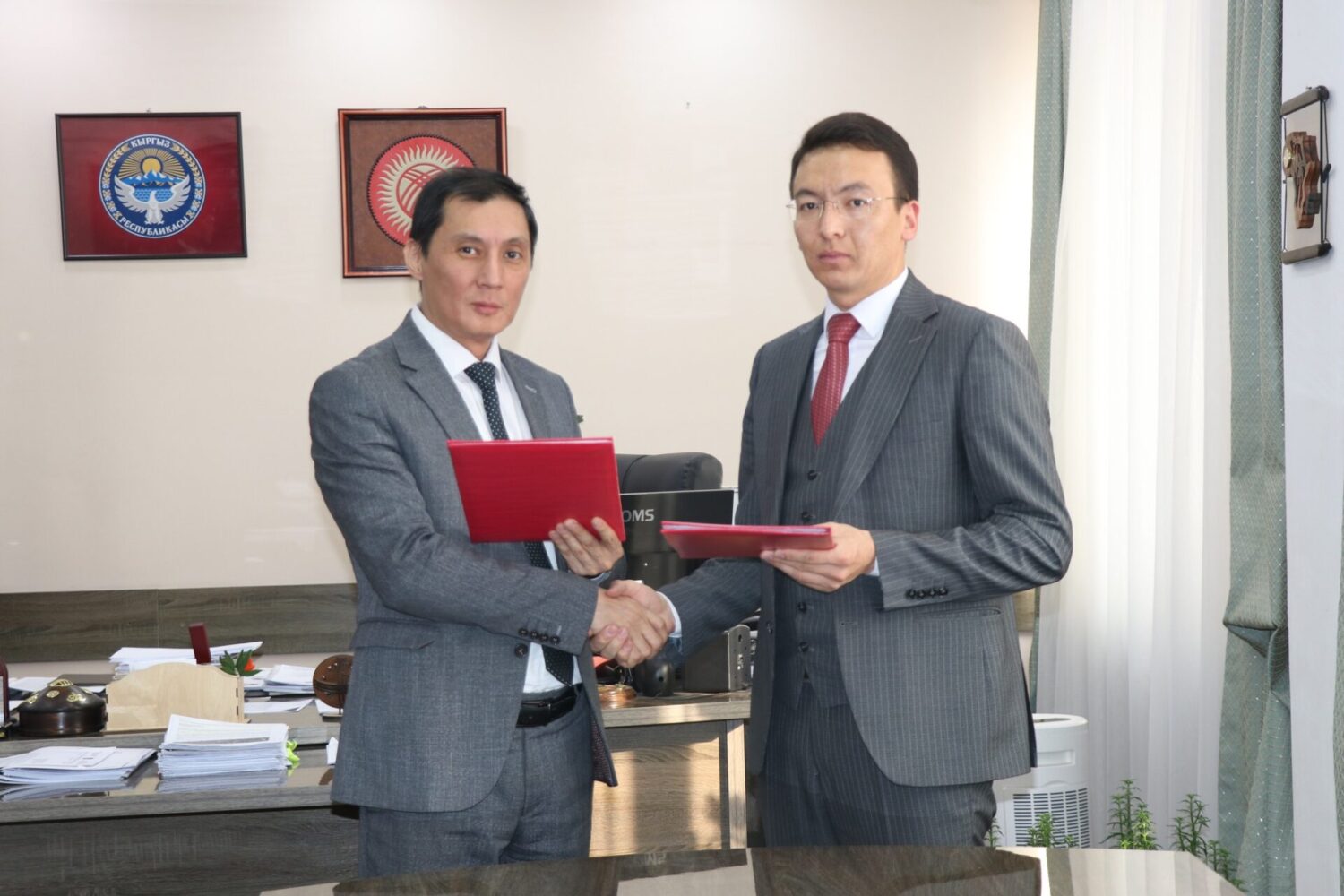 МИНИСТРЛИК МЕНЕН “ЫЙМАН” КООМДУК ФОНДУ КЫЗМАТТАШУУ ЖӨНҮНДӨ МЕМОРАНДУМ ТҮЗДҮ