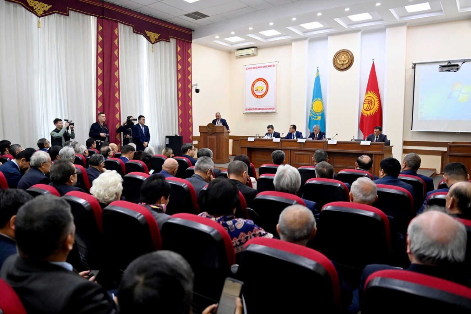 “ЧЫҢГЫЗ АЙТМАТОВ – КЫРГЫЗ -КАЗАК ЭЛИНИН РУХАНИЙ БАЙЛЫГЫ” VII ЭЛ АРАЛЫК ФОРУМУ