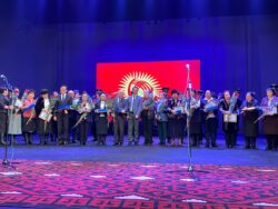 МАМЛЕКЕТТИК ТИЛДИН АЙЛЫГЫ БОЮНЧА ЖЫЙЫНТЫКТООЧУ ИШ-ЧАРА ӨТҮП ЖАТАТ