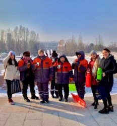 КЭУ СТУДЕНТТЕРИ “ТАЗАЛЫКЧЫЛАРДЫ” ЫСЫК ЧАЙ МЕНЕН ЖЫЛЫТЫШТЫ