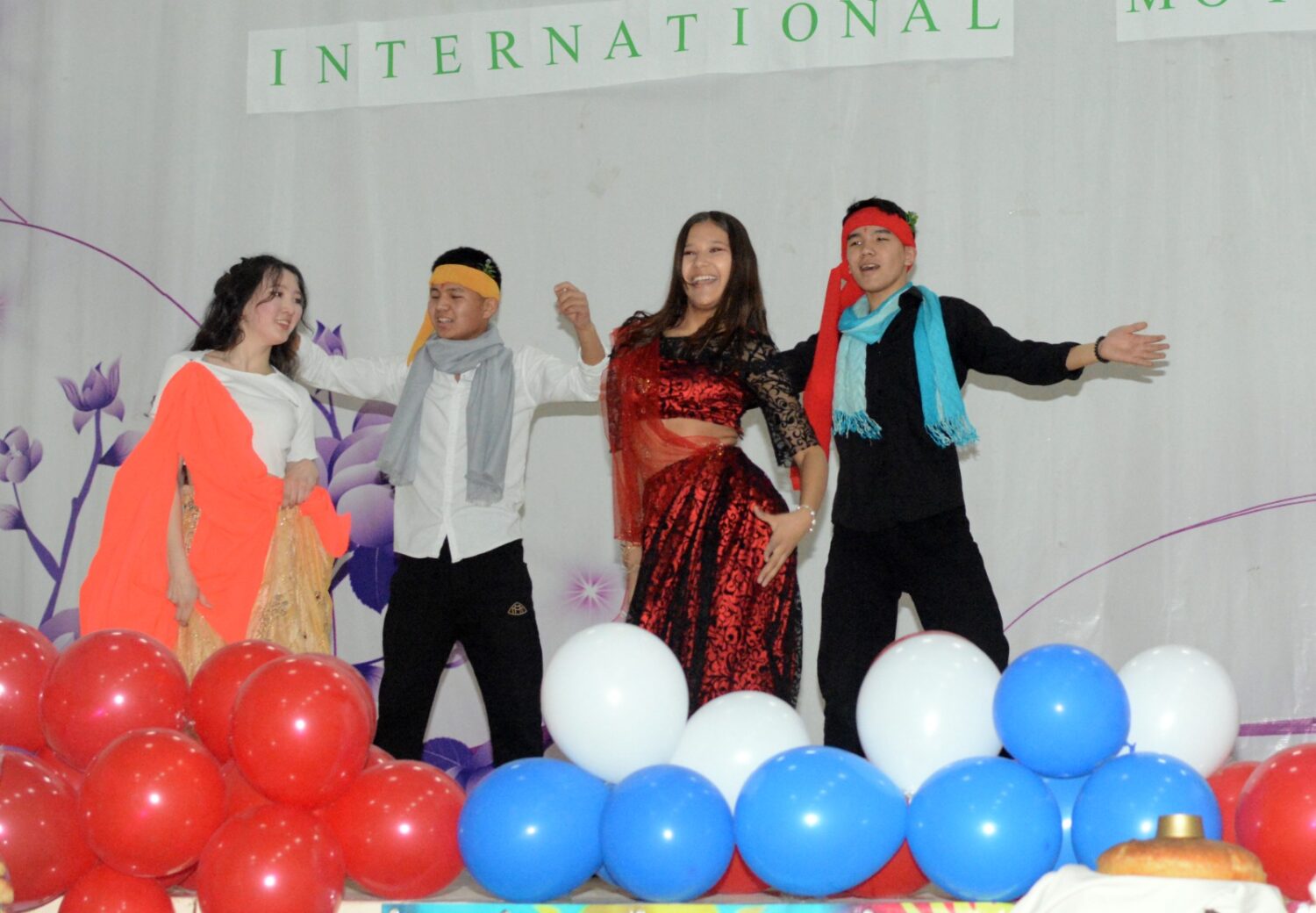 «ЭЛ АРАЛЫК ЭНЕ ТИЛ” КҮНҮНӨ АРНАЛДЫ