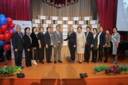 1682 МАМЛЕКЕТТИК МЕКТЕПКЕ “МАТЕМАТИКАЛЫК САНДЫКЧАЛАР” БЕРИЛДИ